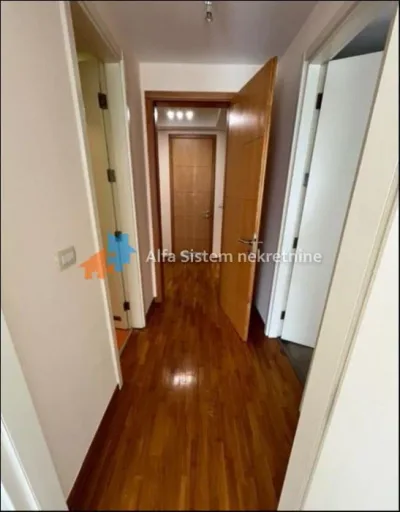 Trosoban stan u Belvillu - Novi Beograd (Blok 67)